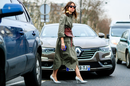 atmosphere details, AUTUMN WINTER 2017-2018, AW 17-18, brown belt, FALL WINTER 2017-2018, fashion week, frenchystyle, full length, FW, FW 17-18, green dress, high heels, horizontal, jonathan paciullo, leather belt, leather shoes, natasha goldenberg, PARIS, PFW, street style, sunglasses, white shoes