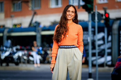 beige pants, céline, earrings, erika boldrin, necklace, orange sweater, trousers, fashion week, frenchystyle, FW, jonathan paciullo, street style, MFW, MILAN, SPRING SUMMER 2019, SS 19, atmosphere details, horizontal, detail