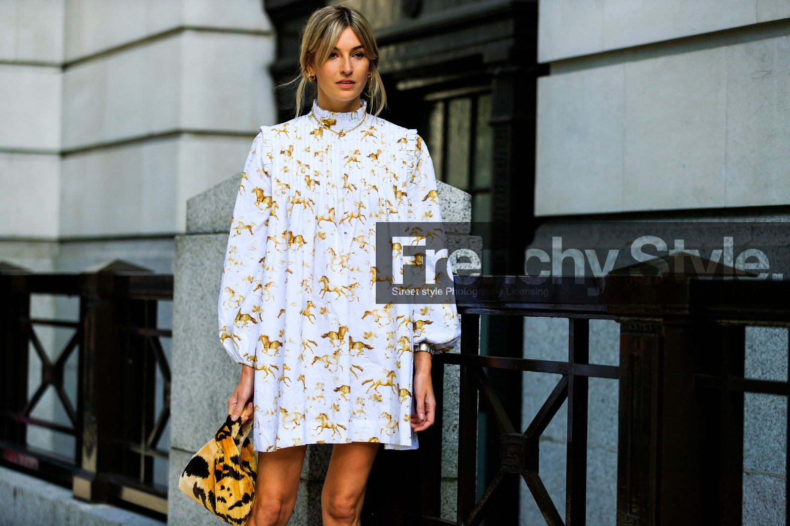 animal print, beige bag, brown, camille charriere, fur bag, graphic bag, graphic dress, leather bag, printed bag, printed dress, white dress, fashion week, frenchystyle, FW, jonathan paciullo, street style, LFW, LONDON, SPRING SUMMER 2019, SS 19, atmosphere details, horizontal, detail