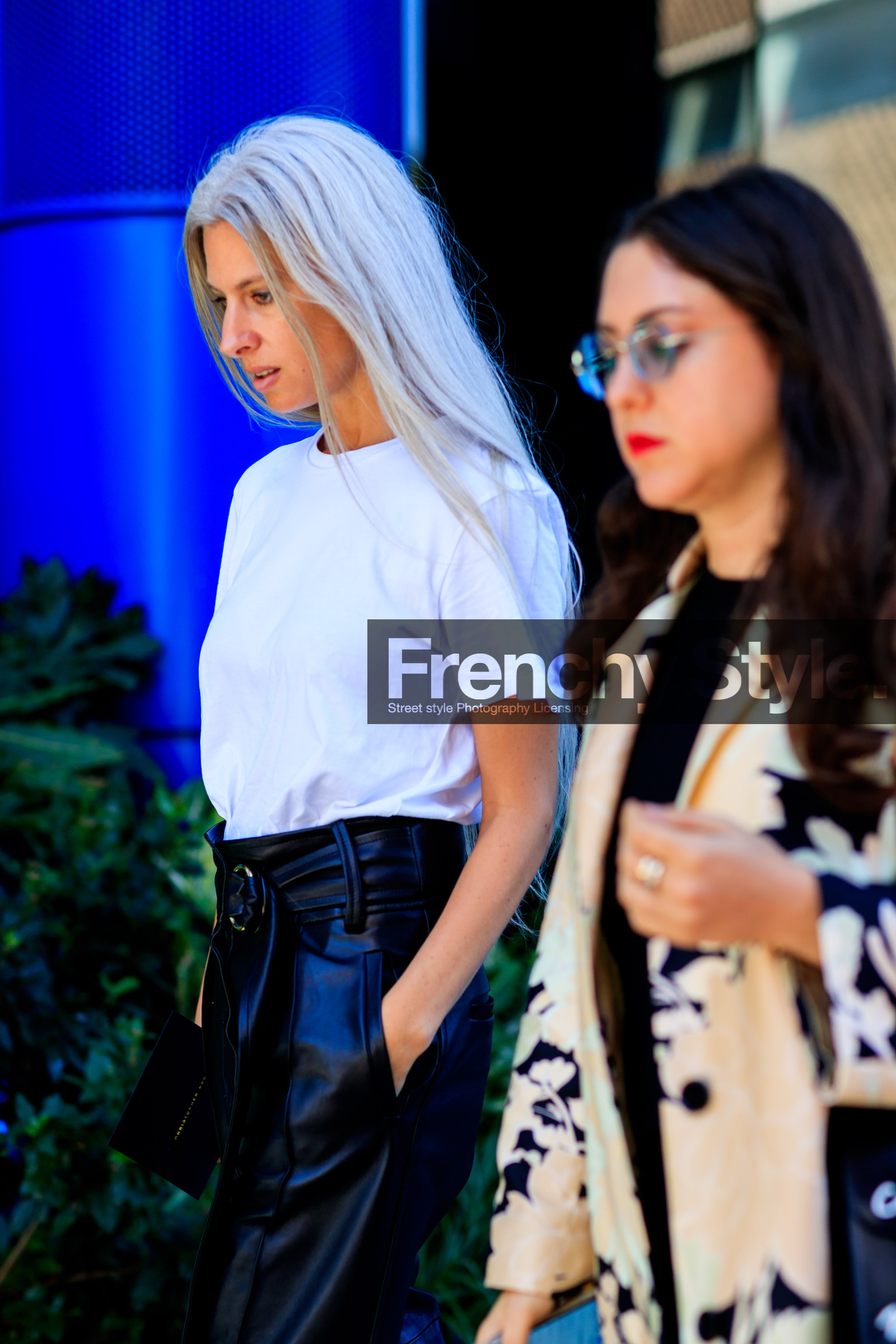 black pants, leather pants, sarah harris, trousers, white t shirt, fashion week, frenchystyle, FW, jonathan paciullo, street style, LFW, LONDON, SPRING SUMMER 2019, SS 19, vertical, detail, atmosphere details