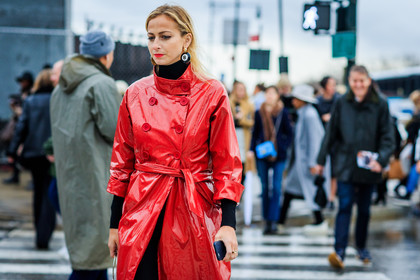 annie georgia greenberg, atmosphere details, AUTUMN WINTER 2016-2017, AW 16-17, black turtleneck, detail, earrings, fashion week, frenchystyle, FW, FW 16-17, horizontal, jonathan paciullo, leather coat, NEW YORK, NYFW, red coat, street style, varnished leather, vinyl, woman