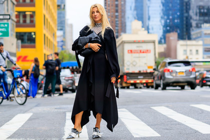 ada kokosar, black and white shoes, black bag, black dress, earrings, fishnet, high heels, leather bag, leather shoes, loewe, fashion week, frenchystyle, FW, jonathan paciullo, street style, NYFW, NEW YORK, SPRING SUMMER 2019, SS 19, atmosphere details, horizontal, full length