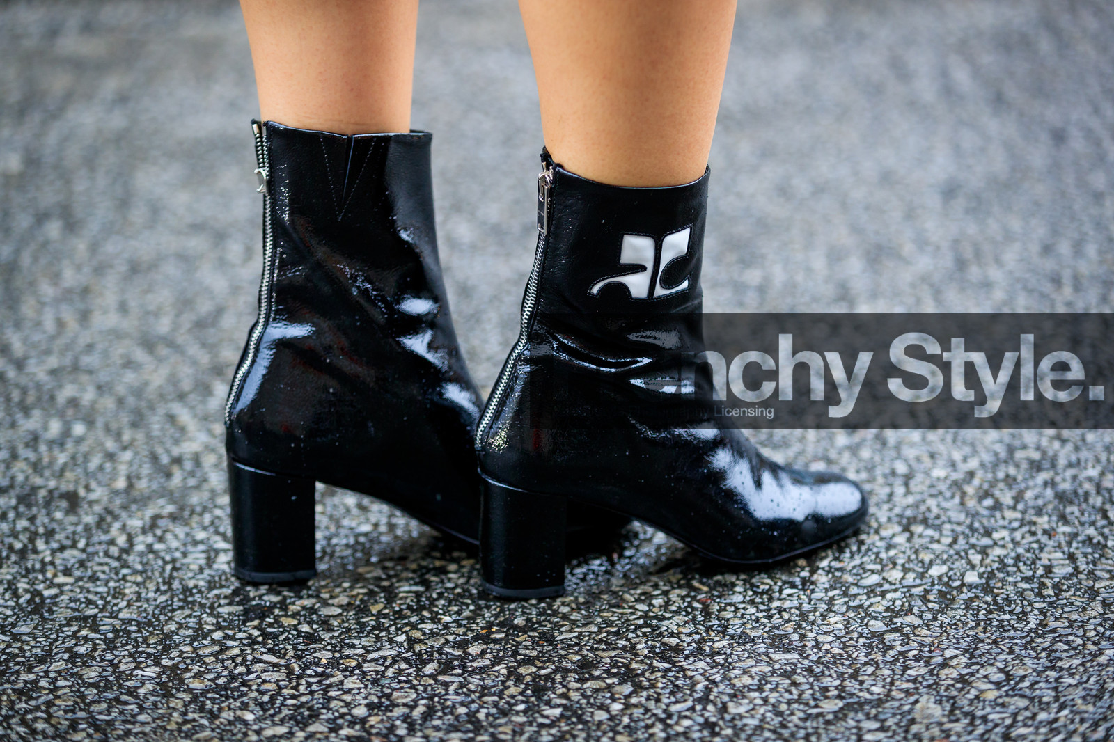 atmosphere details, AUTUMN WINTER 2017-2018, AW 17-18, back detail, black boots, black shoes, detail, FALL WINTER 2017-2018, fashion week, frenchystyle, FW, FW 17-18, high heels, horizontal, jonathan paciullo, leather shoes, PARIS, PFW, street style, varnished leather shoes